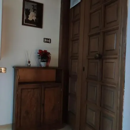 Charlie's Home: With Private Parking *