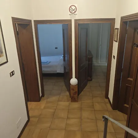 Charlie's Home: With Private Parking Apartment *