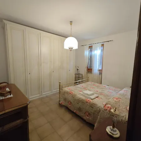 Charlie's Home: With Private Parking Apartment *
